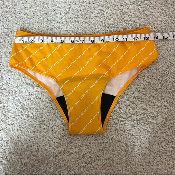 PINK Victoria's Secret Period Panty - Picture 2 of 9